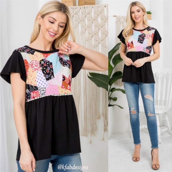 perfect peach Tops - 🤍Black Shirring Top with Ruffle Sleeves and Contrast Design🤍